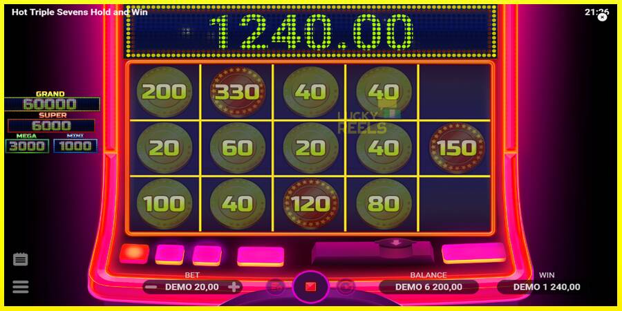 Hot Triple Sevens Hold & Win מכונת משחק לכסף, תְמוּנָה 4